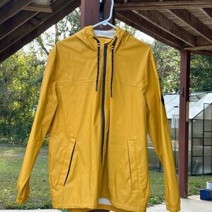 Joules “Right as Rain” Yellow Rain Jacket with Navy Blue Accents. Size Large